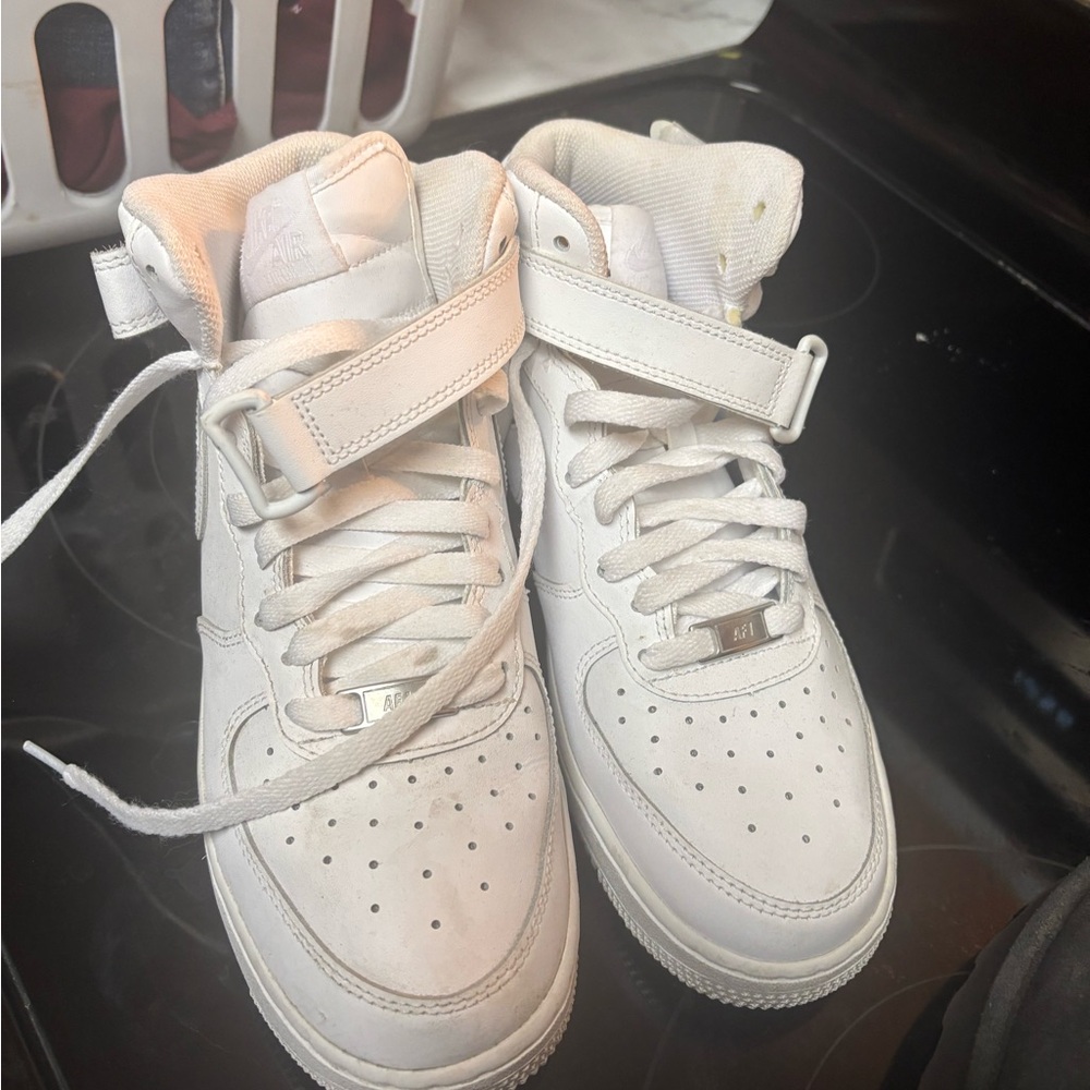 Nike Air Force 1’s - Picture 3 of 4